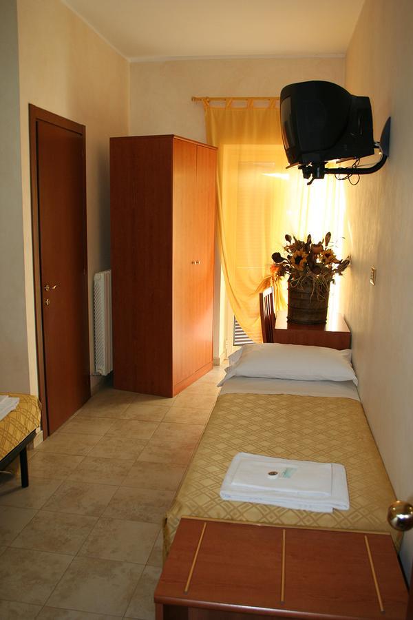 Hotel Casarola - Trigoria Castel di Decima Экстерьер фото